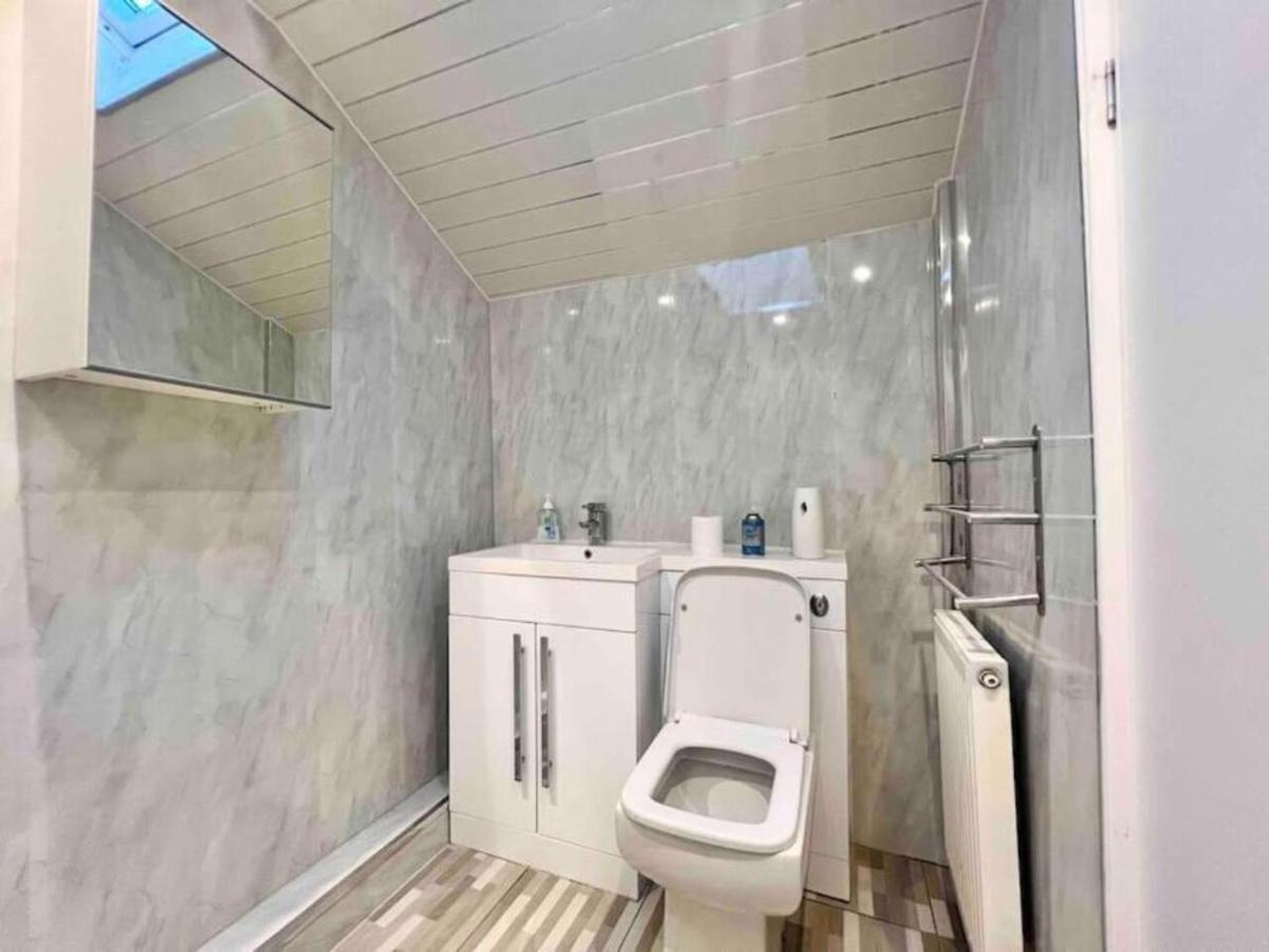 Spacious 3 Bedroom Home In Glasgow - Free Parking Zewnętrze zdjęcie