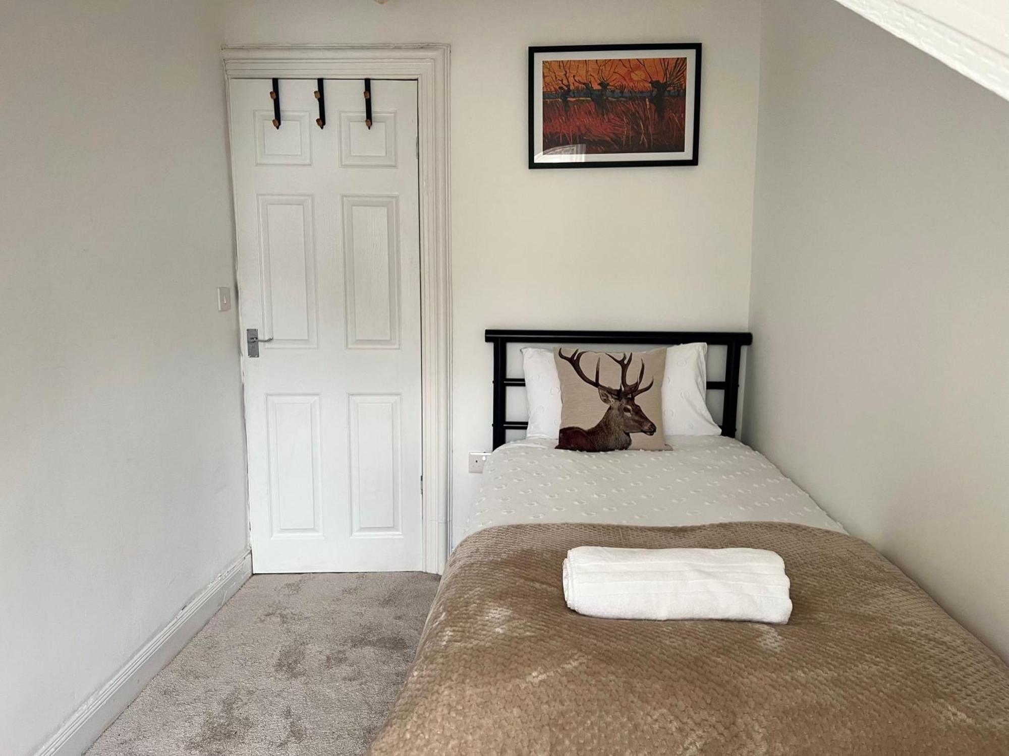 Spacious 3 Bedroom Home In Glasgow - Free Parking Zewnętrze zdjęcie